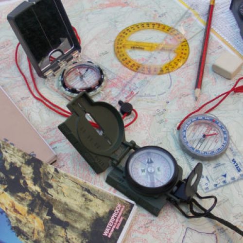 portada articulo brujulas